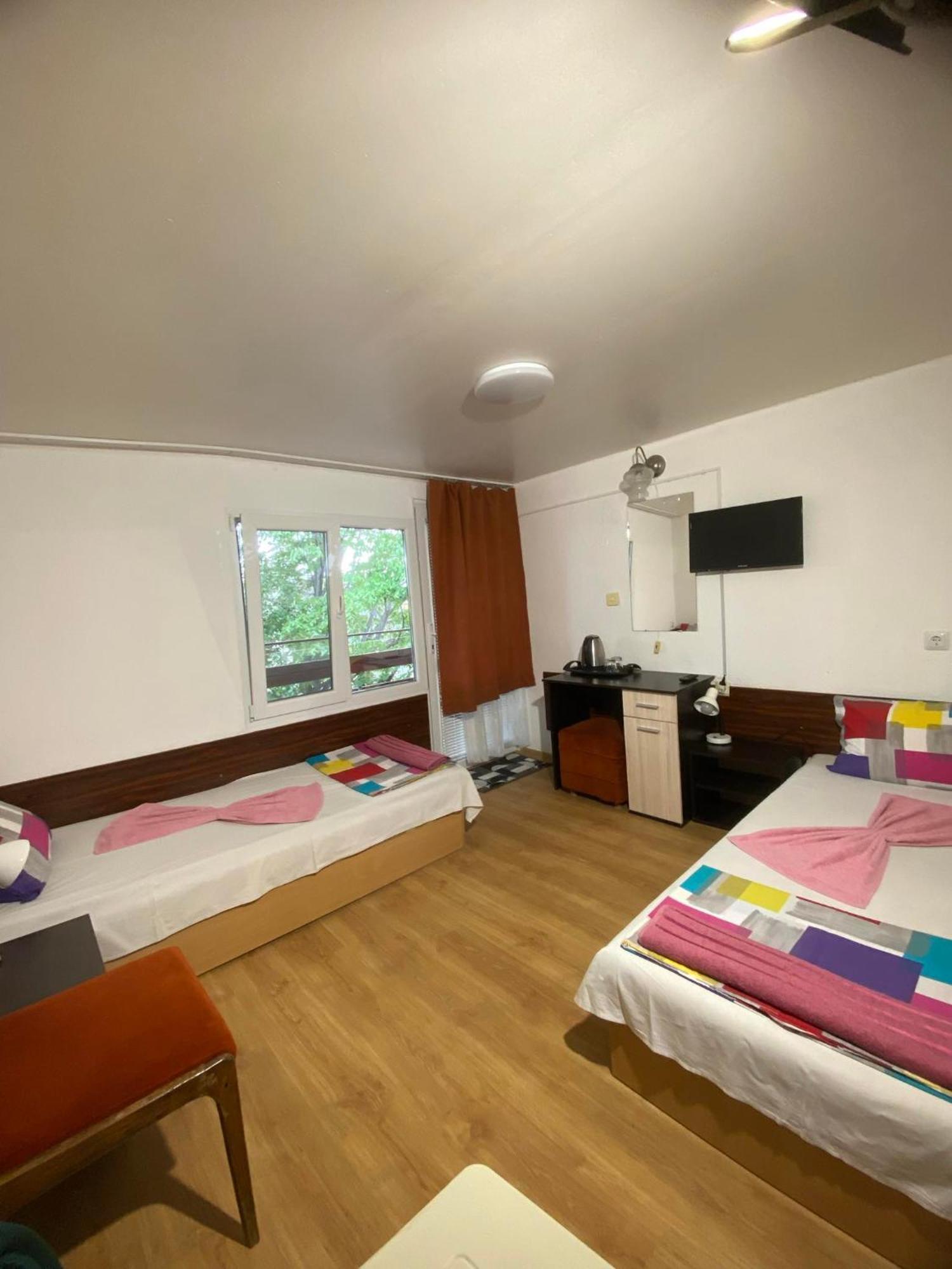 Family Hotel Julian Kranevo Bagian luar foto