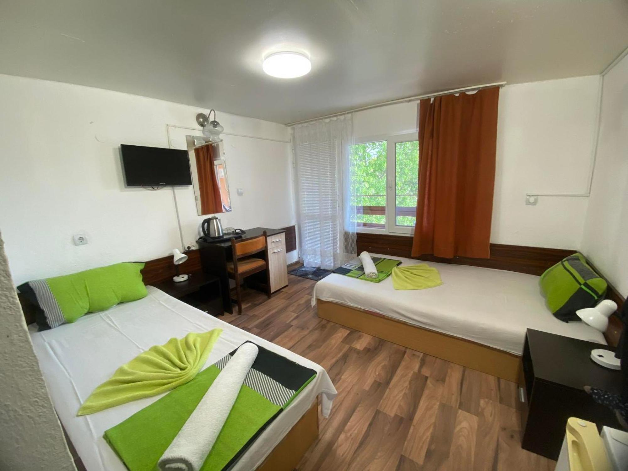Family Hotel Julian Kranevo Bagian luar foto